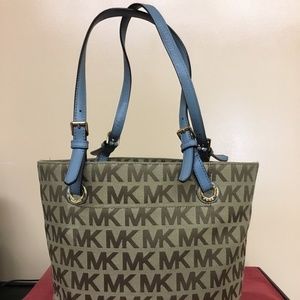 Gorgeous Michael Kors East West Jet Set Tote